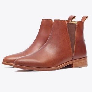 Nisolo Chelsea boot in brandy, size 8